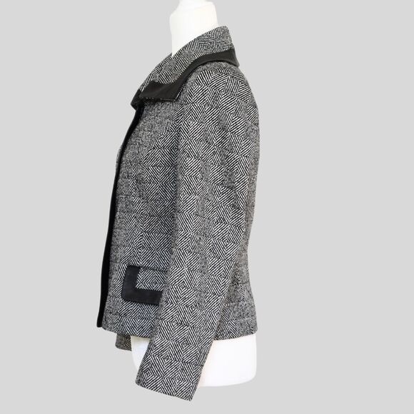 DANA BUCHMAN Women's Zip Up Wool With Leather Trim Blazer Size 4 - Picture 3 of 10